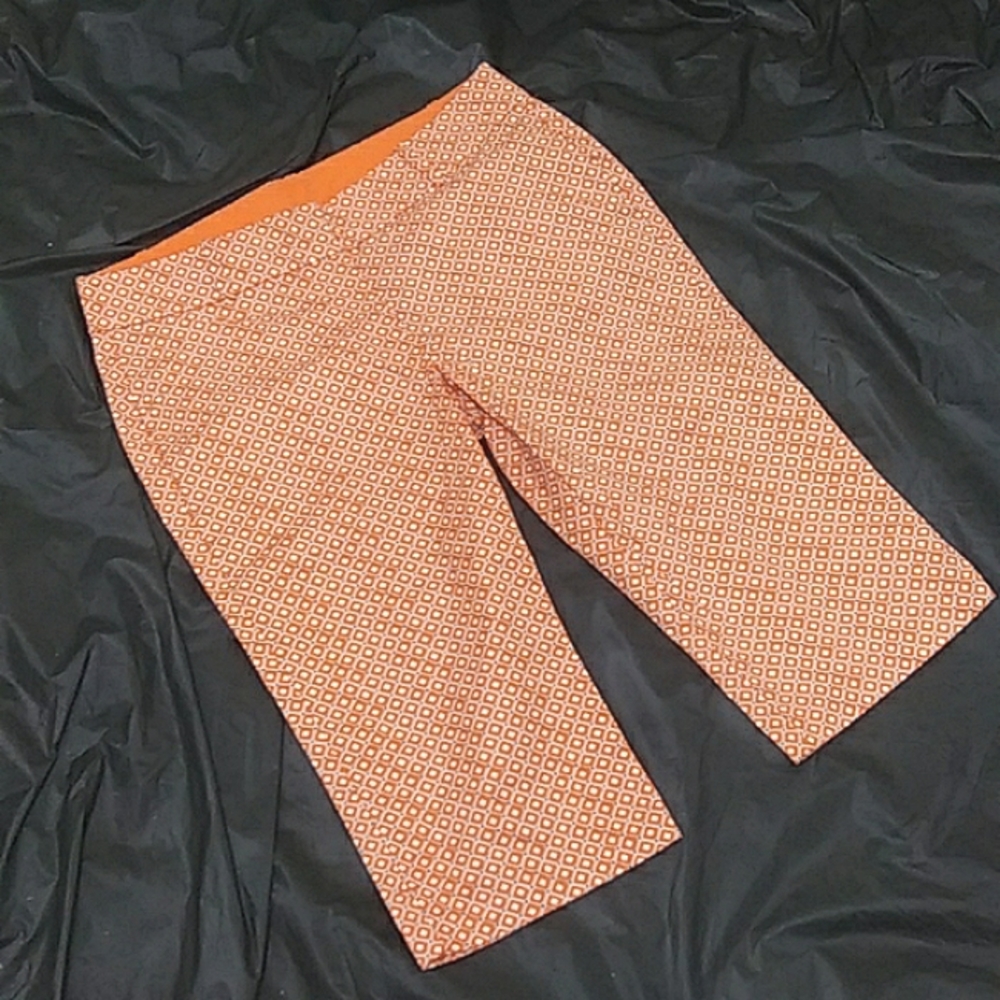 Ann Taylor The Walking Short Size 6 Diamond Print Coral & Cream